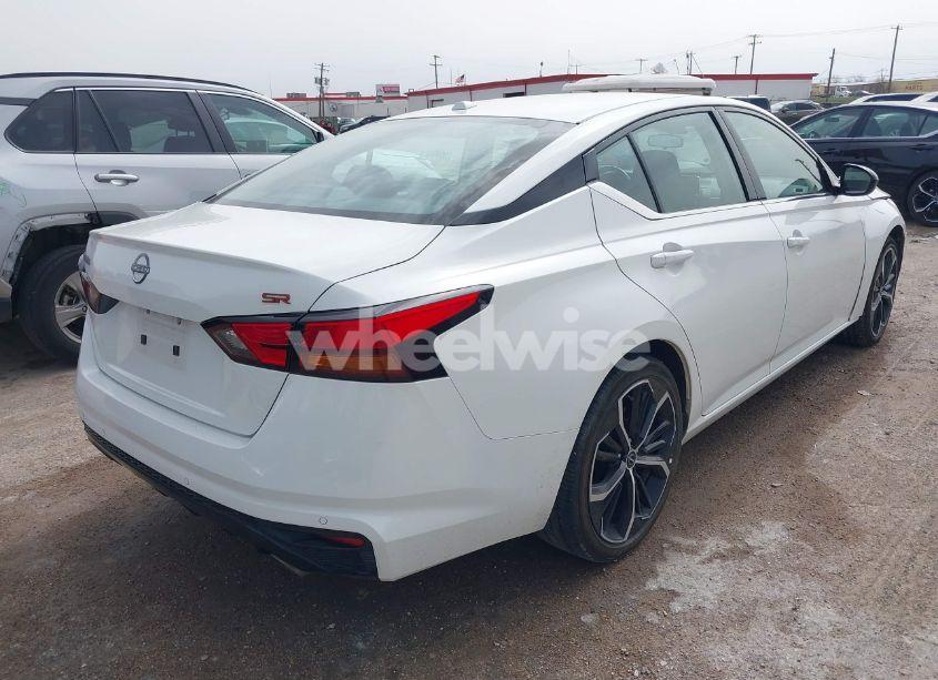 Photo 4 of 2024 Nissan Altima SR FWD (VIN 1N4BL4CV4RN337582)