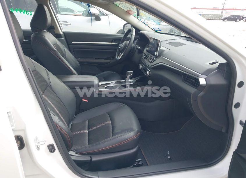 Photo 5 of 2024 Nissan Altima SR FWD (VIN 1N4BL4CV4RN337582)