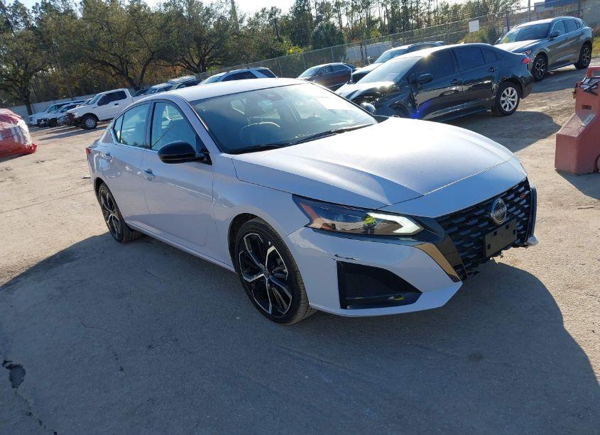 2024 Nissan Altima SR FWD (VIN 1N4BL4CV4RN358836) main photo