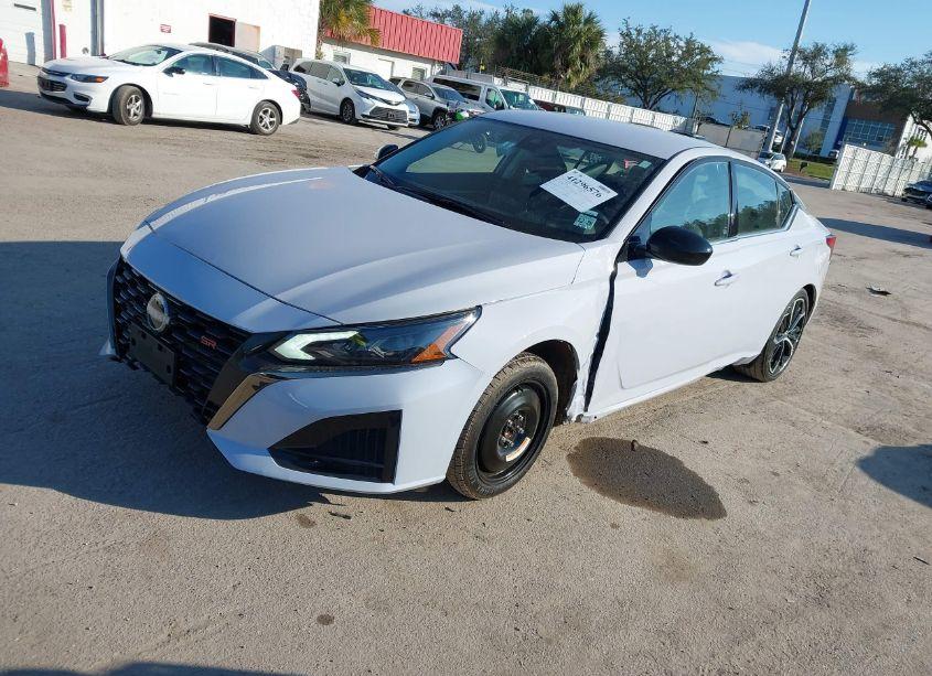 Photo 2 of 2024 Nissan Altima SR FWD (VIN 1N4BL4CV4RN358836)