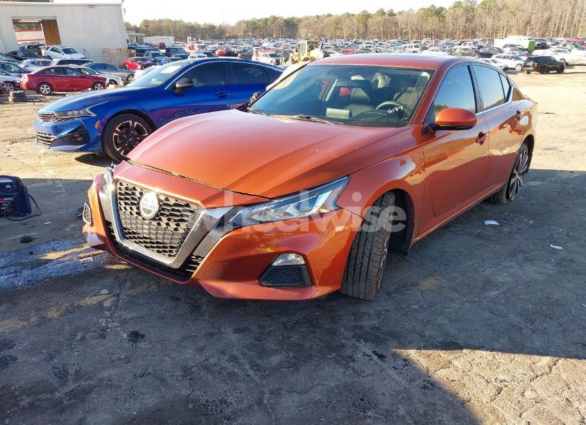 Photo 2 of 2020 Nissan Altima SR FWD (VIN 1N4BL4CV5LC126197)