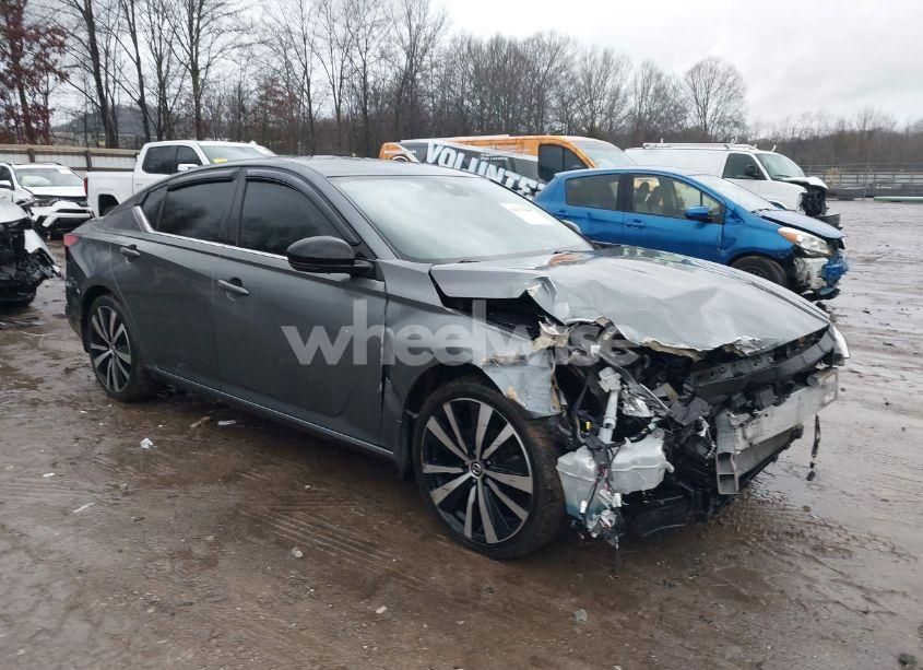 2020 Nissan Altima SR FWD (VIN 1N4BL4CV5LC147308) main photo