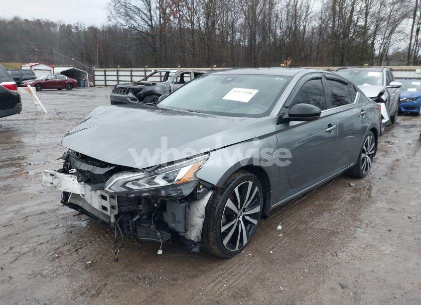 Photo 2 of 2020 Nissan Altima SR FWD (VIN 1N4BL4CV5LC147308)