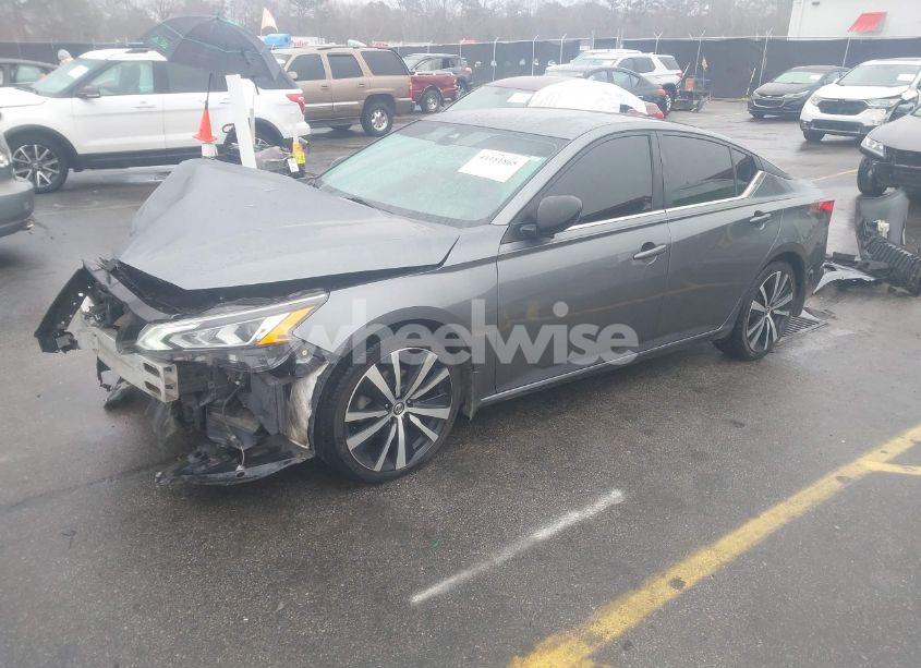 Photo 2 of 2020 Nissan Altima SR FWD (VIN 1N4BL4CV5LC168563)