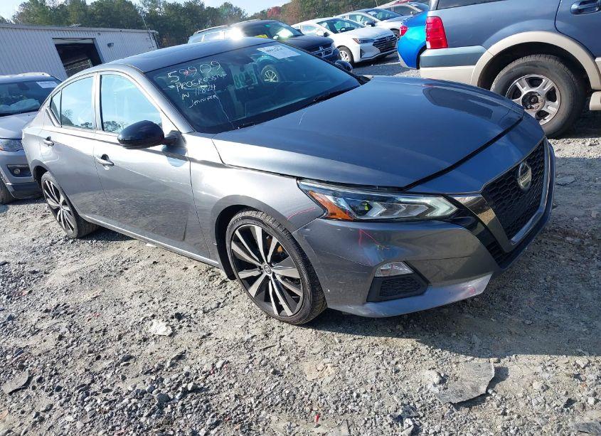 2020 Nissan Altima SR FWD (VIN 1N4BL4CV5LC171396) main photo