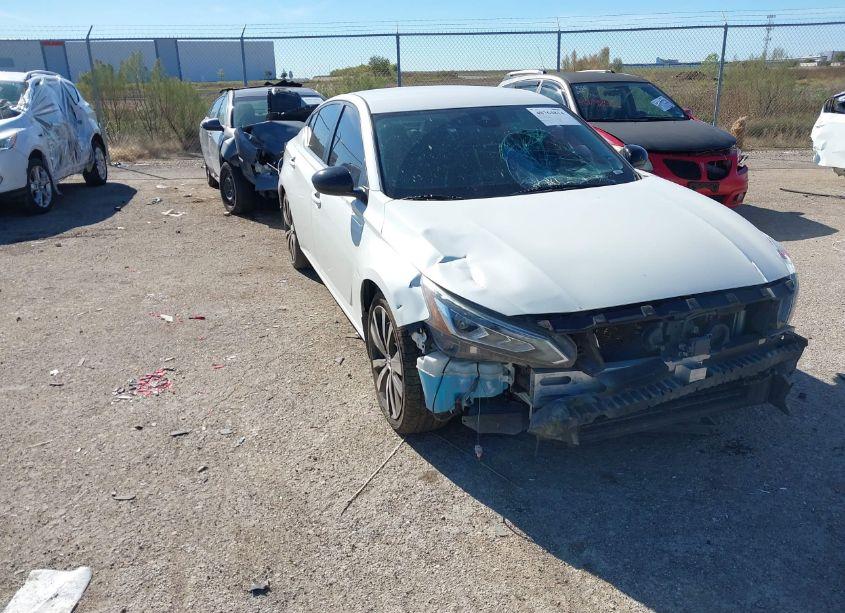 2020 Nissan Altima SR FWD (VIN 1N4BL4CV5LC182365) main photo