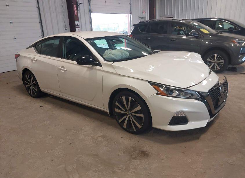 2020 Nissan Altima SR FWD (VIN 1N4BL4CV5LC187629) main photo