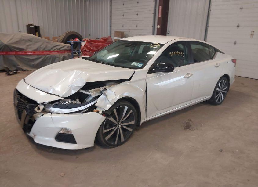 Photo 2 of 2020 Nissan Altima SR FWD (VIN 1N4BL4CV5LC187629)