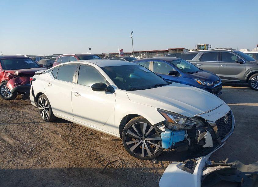 2020 Nissan Altima SR FWD (VIN 1N4BL4CV5LC231886) main photo