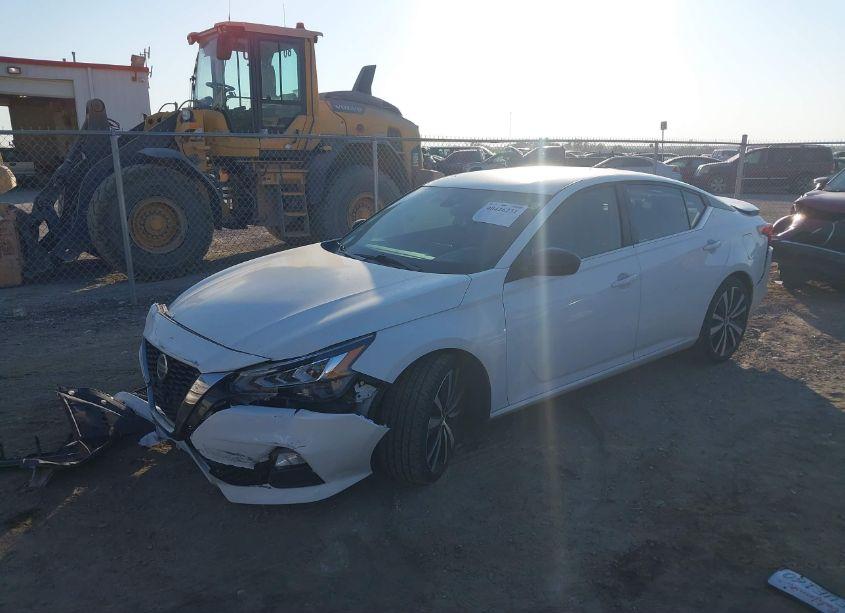 Photo 2 of 2020 Nissan Altima SR FWD (VIN 1N4BL4CV5LC231886)