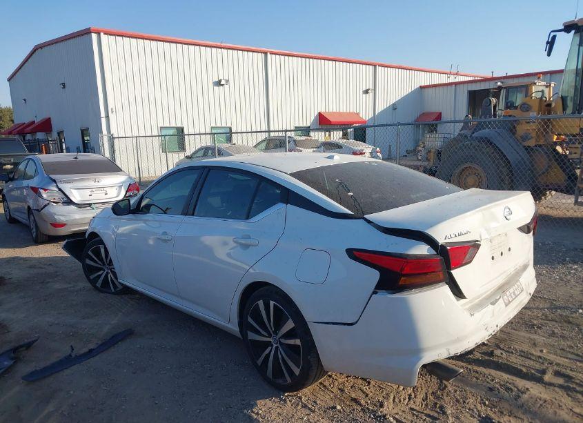 Photo 3 of 2020 Nissan Altima SR FWD (VIN 1N4BL4CV5LC231886)