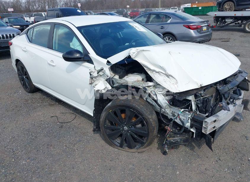 2020 Nissan Altima SR FWD (VIN 1N4BL4CV5LC240488) main photo