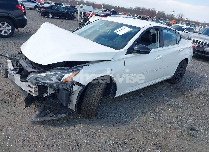 Photo 2 of 2020 Nissan Altima SR FWD (VIN 1N4BL4CV5LC240488)