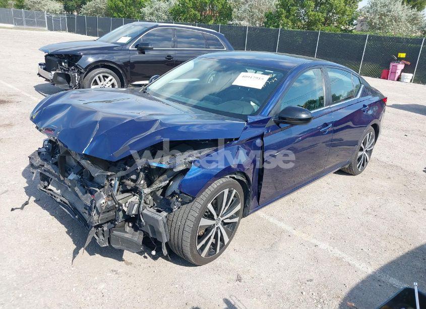 Photo 2 of 2021 Nissan Altima SR FWD (VIN 1N4BL4CV5MN326101)