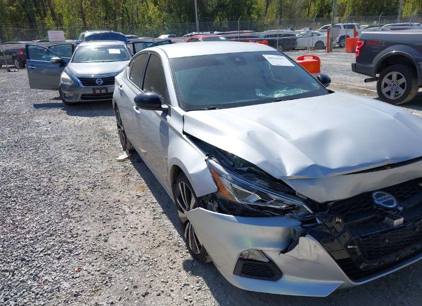 2021 Nissan Altima SR FWD (VIN 1N4BL4CV5MN358255) main photo