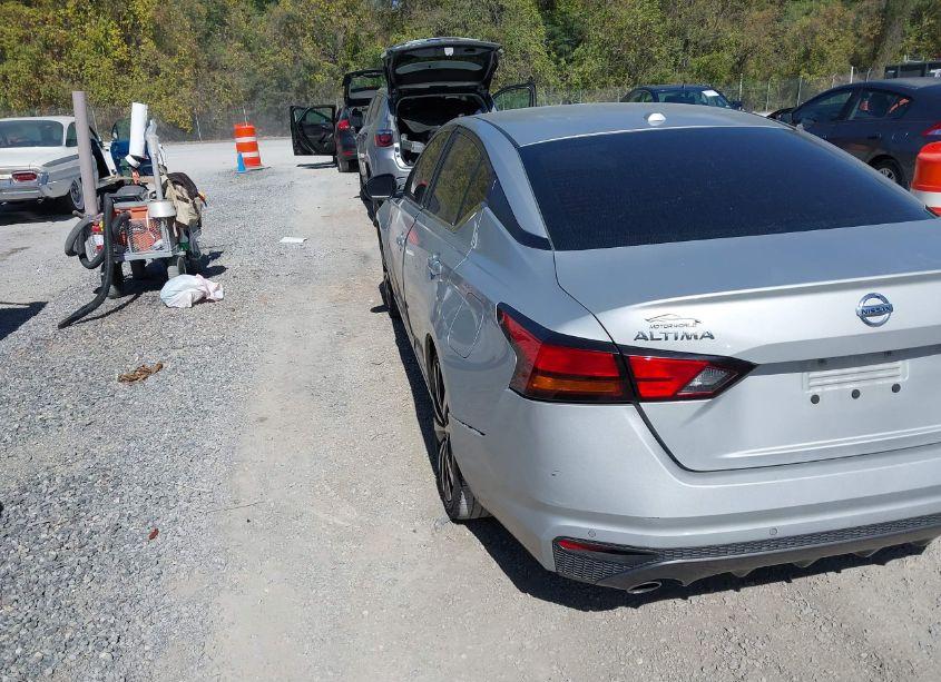 Photo 3 of 2021 Nissan Altima SR FWD (VIN 1N4BL4CV5MN358255)