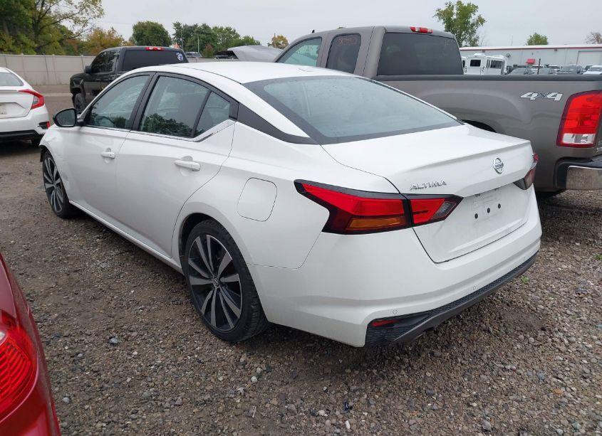 Photo 3 of 2021 Nissan Altima SR FWD (VIN 1N4BL4CV5MN363536)