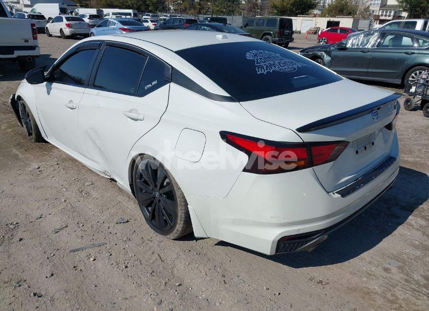 Photo 3 of 2022 Nissan Altima SR FWD (VIN 1N4BL4CV5NN301183)