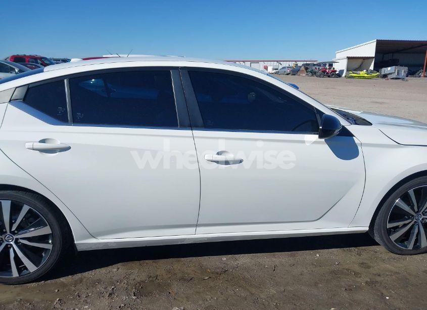 Photo 14 of 2022 Nissan Altima SR FWD (VIN 1N4BL4CV5NN304648)