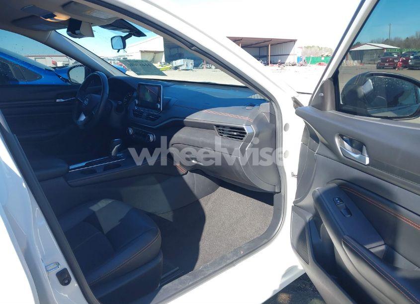 Photo 5 of 2022 Nissan Altima SR FWD (VIN 1N4BL4CV5NN304648)