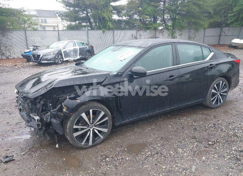 Photo 2 of 2022 Nissan Altima SR FWD (VIN 1N4BL4CV5NN317724)