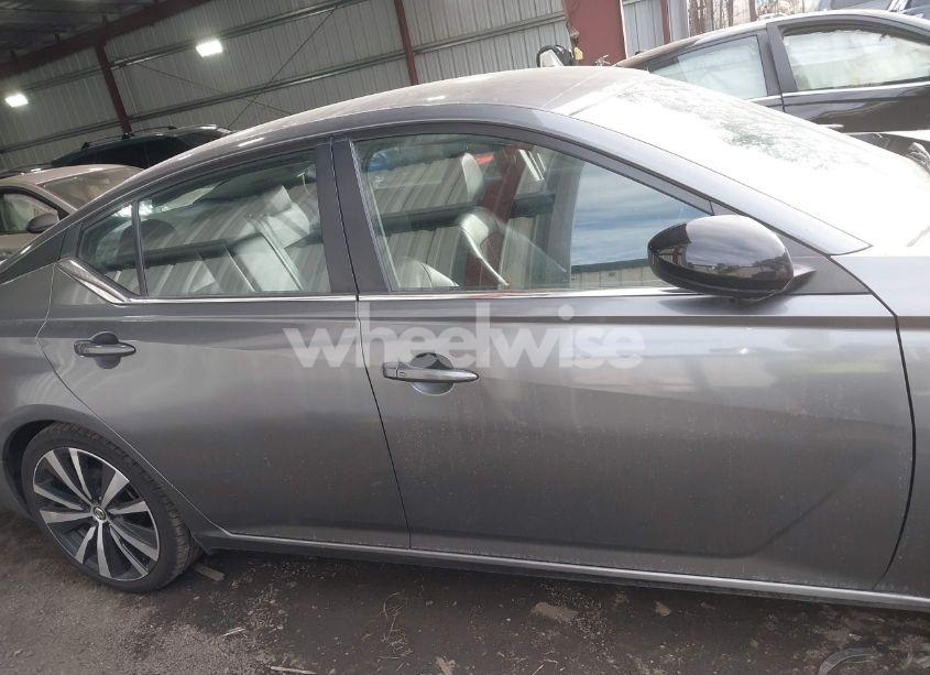 Photo 13 of 2022 Nissan Altima SR FWD (VIN 1N4BL4CV5NN319375)