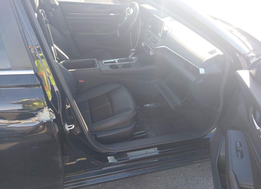 Photo 5 of 2022 Nissan Altima SR FWD (VIN 1N4BL4CV5NN333468)