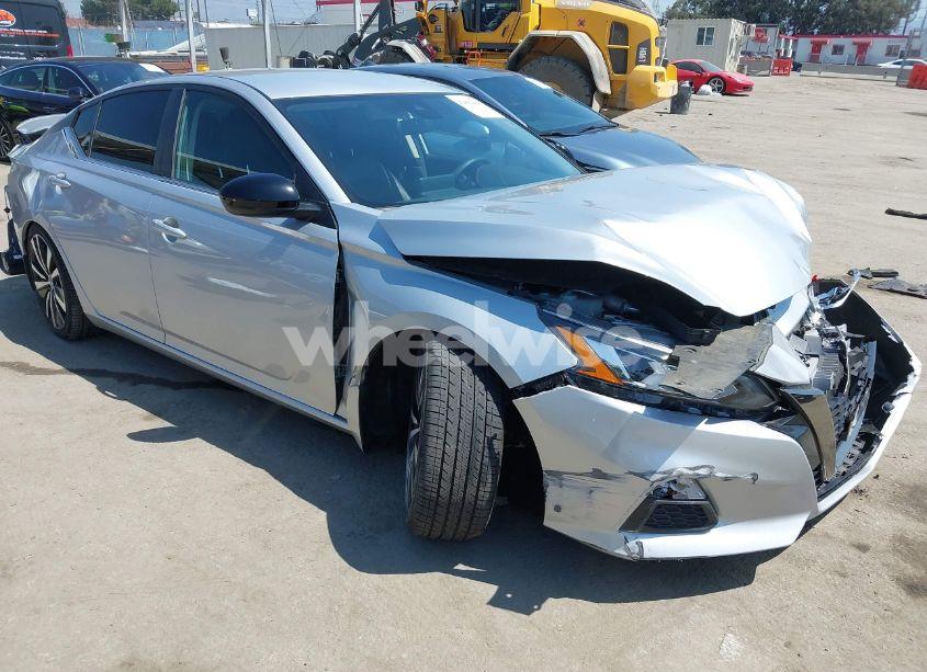 2022 Nissan Altima SR FWD (VIN 1N4BL4CV5NN340131) main photo
