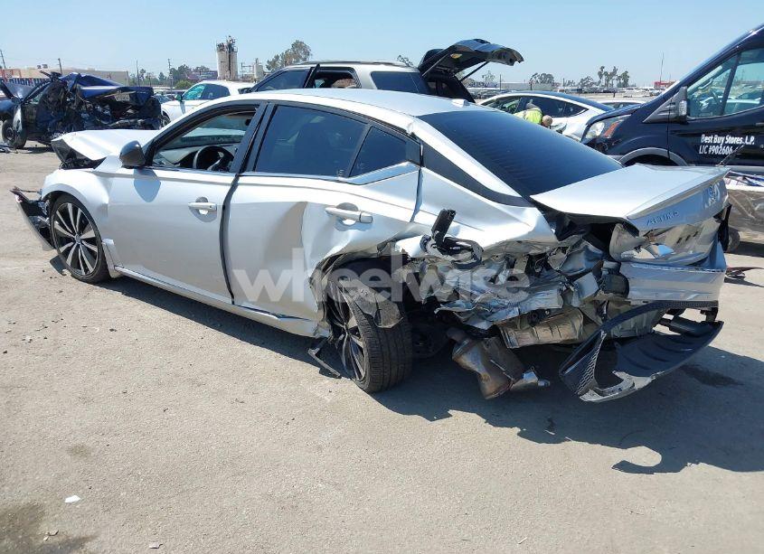 Photo 3 of 2022 Nissan Altima SR FWD (VIN 1N4BL4CV5NN340131)