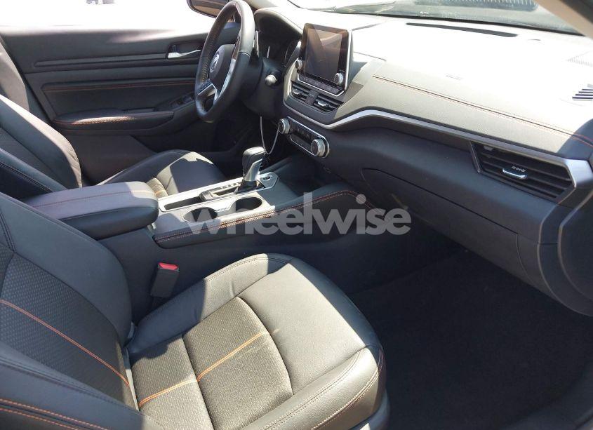 Photo 5 of 2022 Nissan Altima SR FWD (VIN 1N4BL4CV5NN340131)