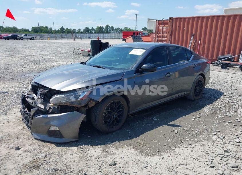 Photo 2 of 2022 Nissan Altima SR FWD (VIN 1N4BL4CV5NN346446)