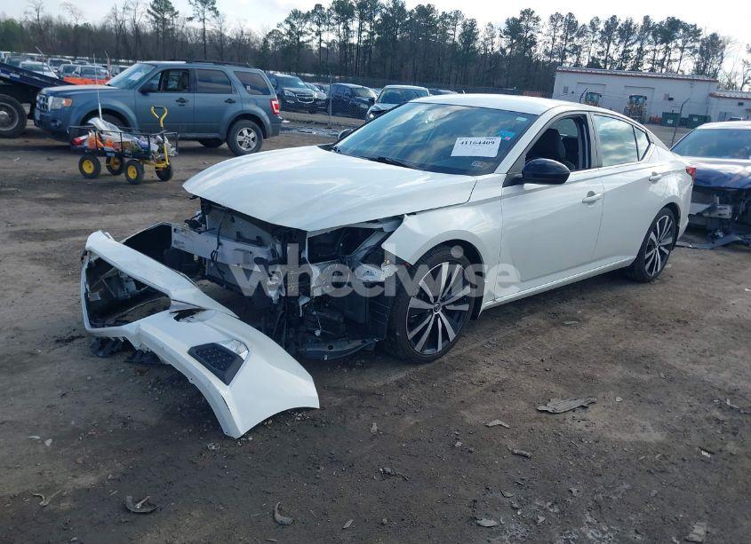 Photo 2 of 2022 Nissan Altima SR FWD (VIN 1N4BL4CV5NN349010)