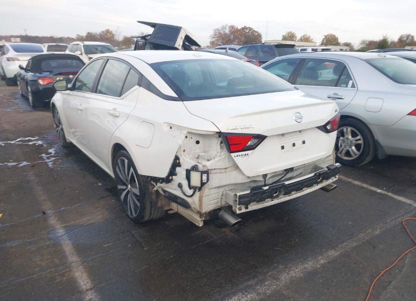 Photo 3 of 2022 Nissan Altima SR FWD (VIN 1N4BL4CV5NN360105)