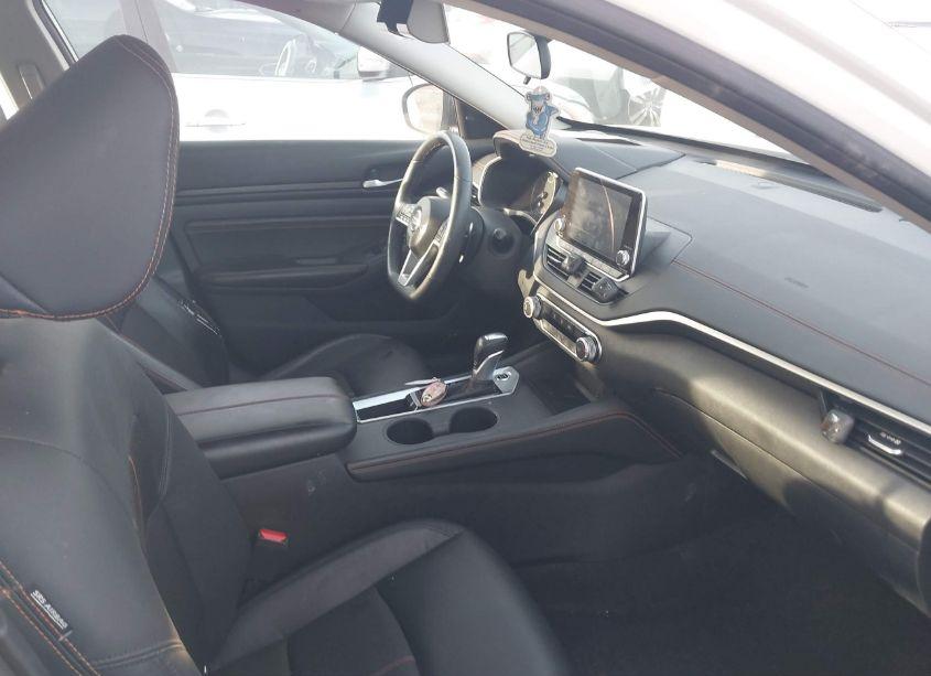 Photo 5 of 2022 Nissan Altima SR FWD (VIN 1N4BL4CV5NN360105)