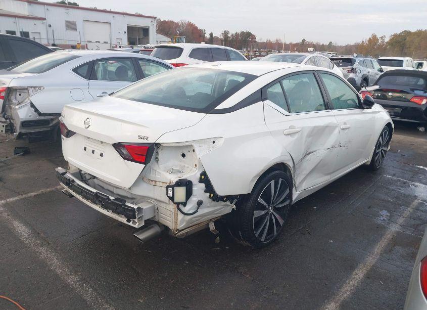 Photo 6 of 2022 Nissan Altima SR FWD (VIN 1N4BL4CV5NN360105)