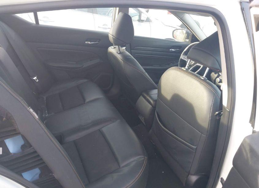 Photo 8 of 2022 Nissan Altima SR FWD (VIN 1N4BL4CV5NN360105)