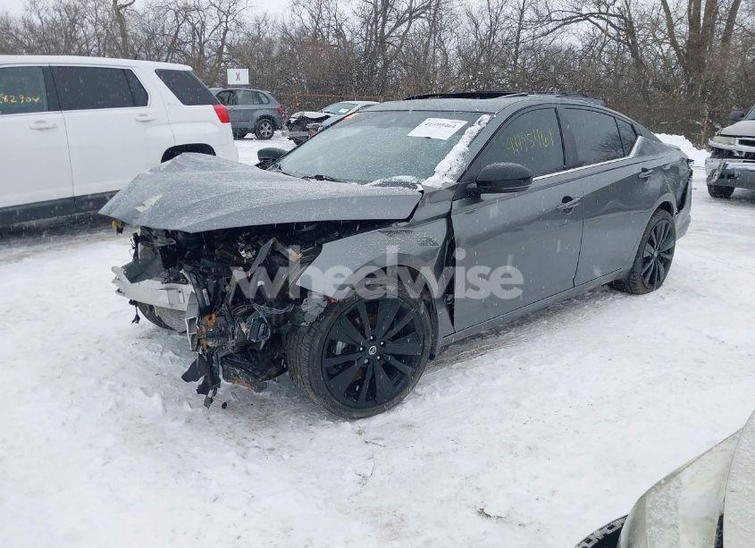 Photo 2 of 2022 Nissan Altima SR FWD (VIN 1N4BL4CV5NN364851)