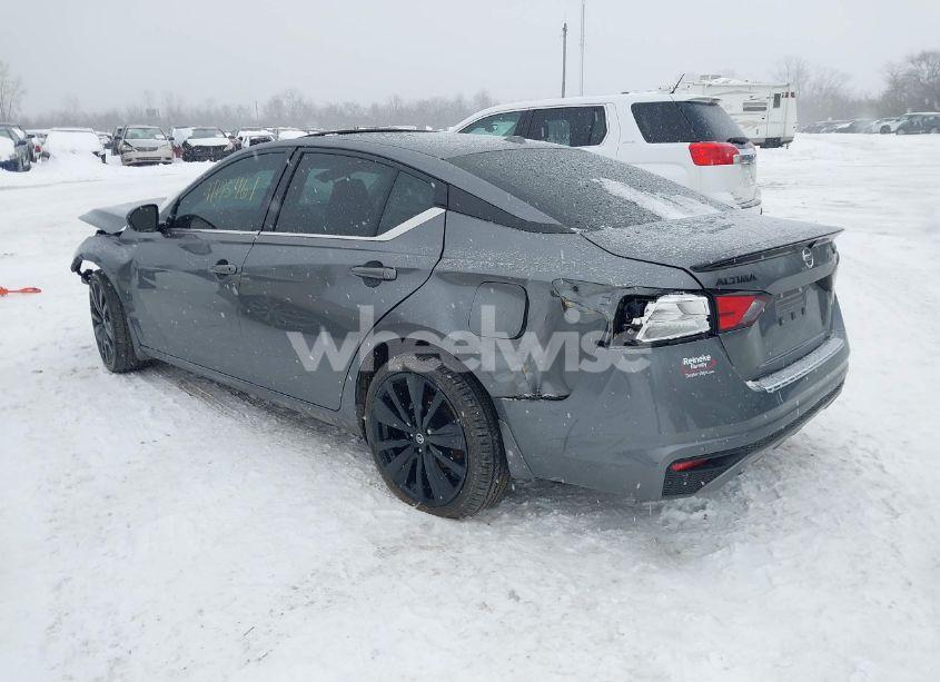 Photo 3 of 2022 Nissan Altima SR FWD (VIN 1N4BL4CV5NN364851)