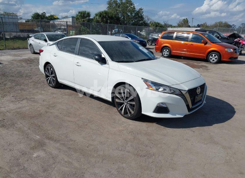 2022 Nissan Altima SR FWD (VIN 1N4BL4CV5NN386736) main photo