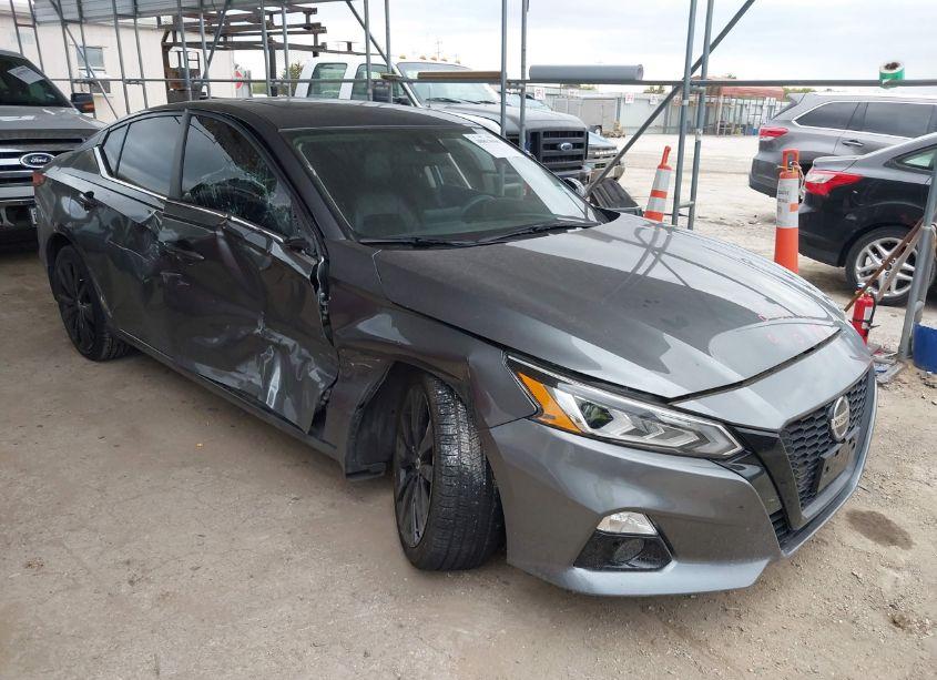 2022 Nissan Altima SR FWD (VIN 1N4BL4CV5NN393346) main photo