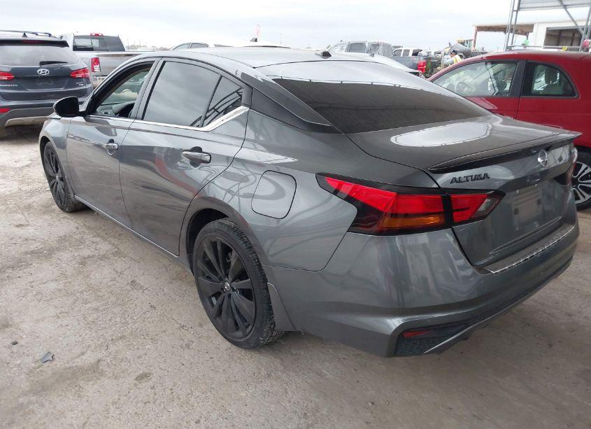 Photo 3 of 2022 Nissan Altima SR FWD (VIN 1N4BL4CV5NN393346)