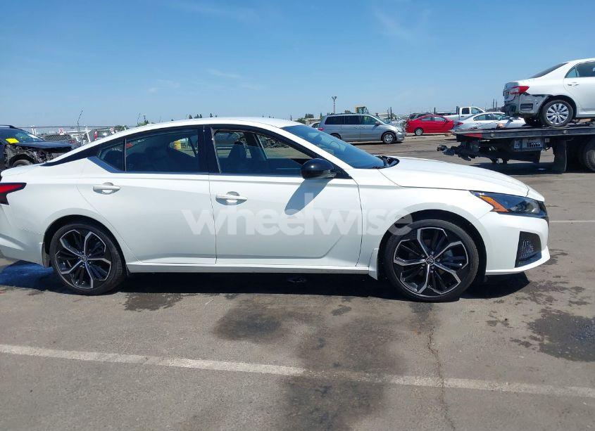 Photo 13 of 2023 Nissan Altima SR FWD (VIN 1N4BL4CV5PN307942)