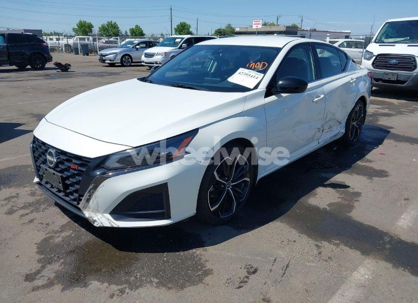 Photo 2 of 2023 Nissan Altima SR FWD (VIN 1N4BL4CV5PN307942)