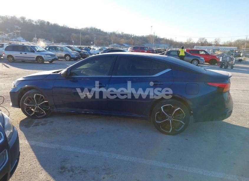 Photo 15 of 2023 Nissan Altima SR FWD (VIN 1N4BL4CV5PN331478)