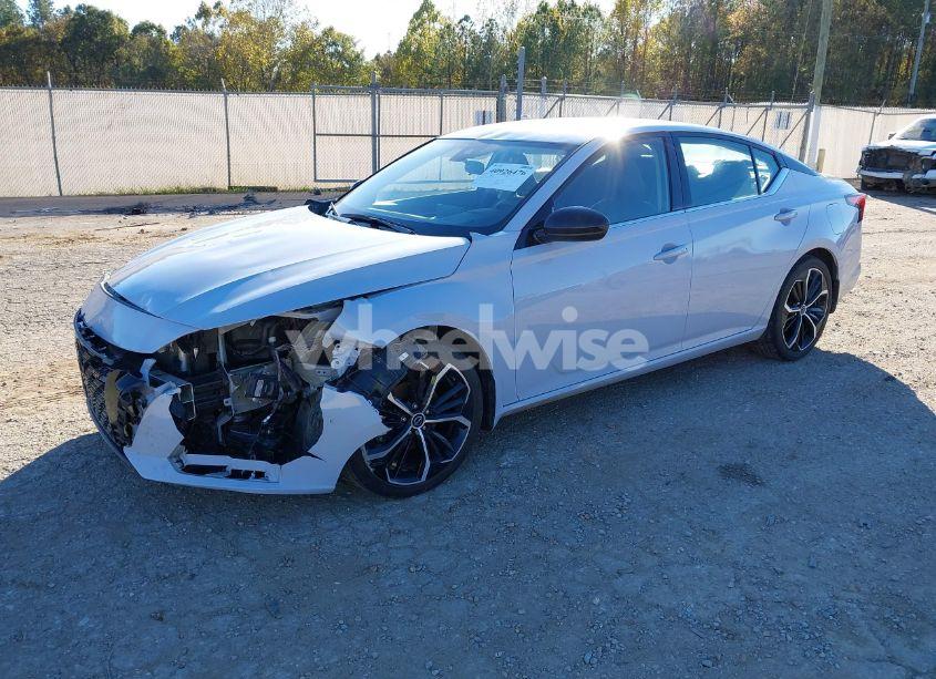 Photo 2 of 2023 Nissan Altima SR FWD (VIN 1N4BL4CV5PN336924)