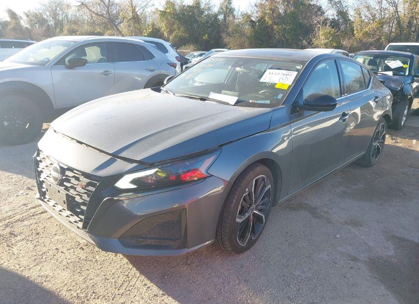 Photo 2 of 2023 Nissan Altima SR FWD (VIN 1N4BL4CV5PN394371)