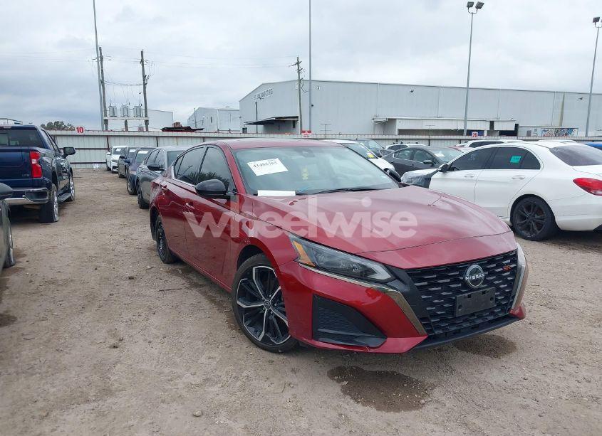 2023 Nissan Altima SR FWD (VIN 1N4BL4CV5PN424534) main photo