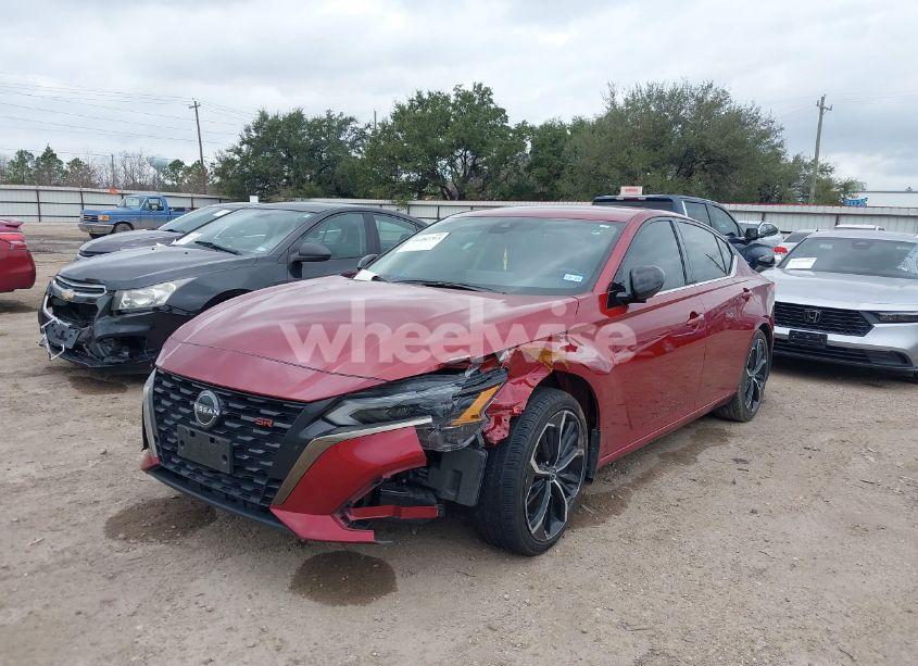 Photo 2 of 2023 Nissan Altima SR FWD (VIN 1N4BL4CV5PN424534)