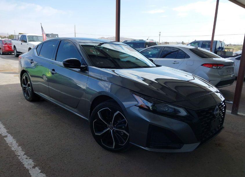 2024 Nissan Altima SR FWD (VIN 1N4BL4CV5RN322671) main photo