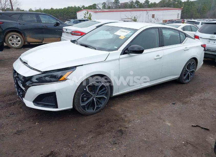 Photo 2 of 2024 Nissan Altima SR FWD (VIN 1N4BL4CV5RN347019)